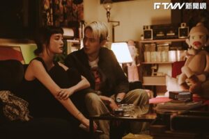 從影最大尺度！劉亮佐邊看色照「自己來」　背後竟藏驚人彩蛋