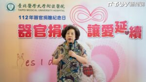 76歲黃越綏決定斷食善終！確診咳血再簽下「大體捐贈同意書」