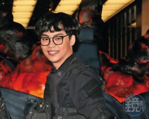 【上架新潮流】「屌打」脫口秀一哥博恩？　賀瓏1大包hen有料